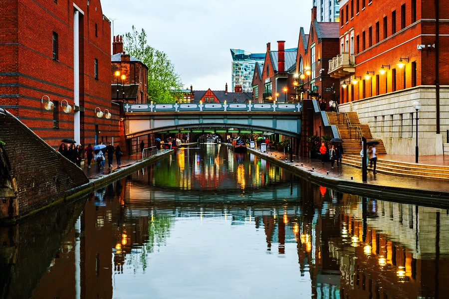 Walking along the canals is a great free thing to do in Birmingham.