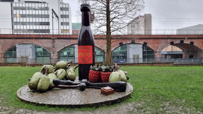 A monument to Vimto statue in Manchester